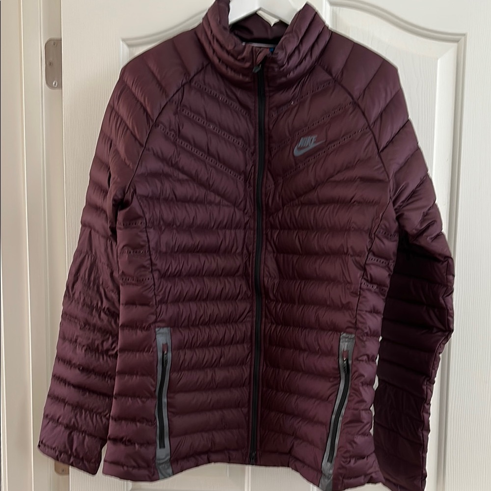 Men’s Nike Burgundy Puffer Jacket Size M